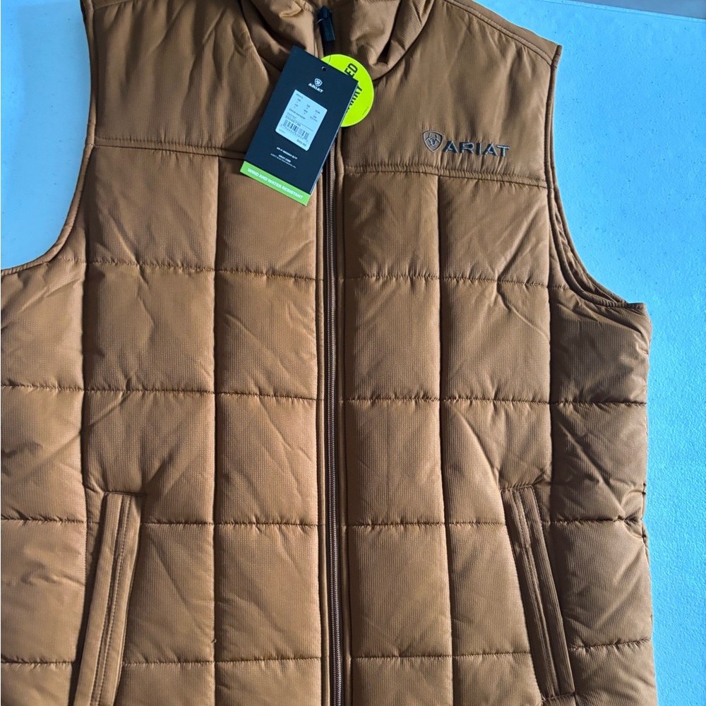 Ariat Vest 
New 
Mens 
Large